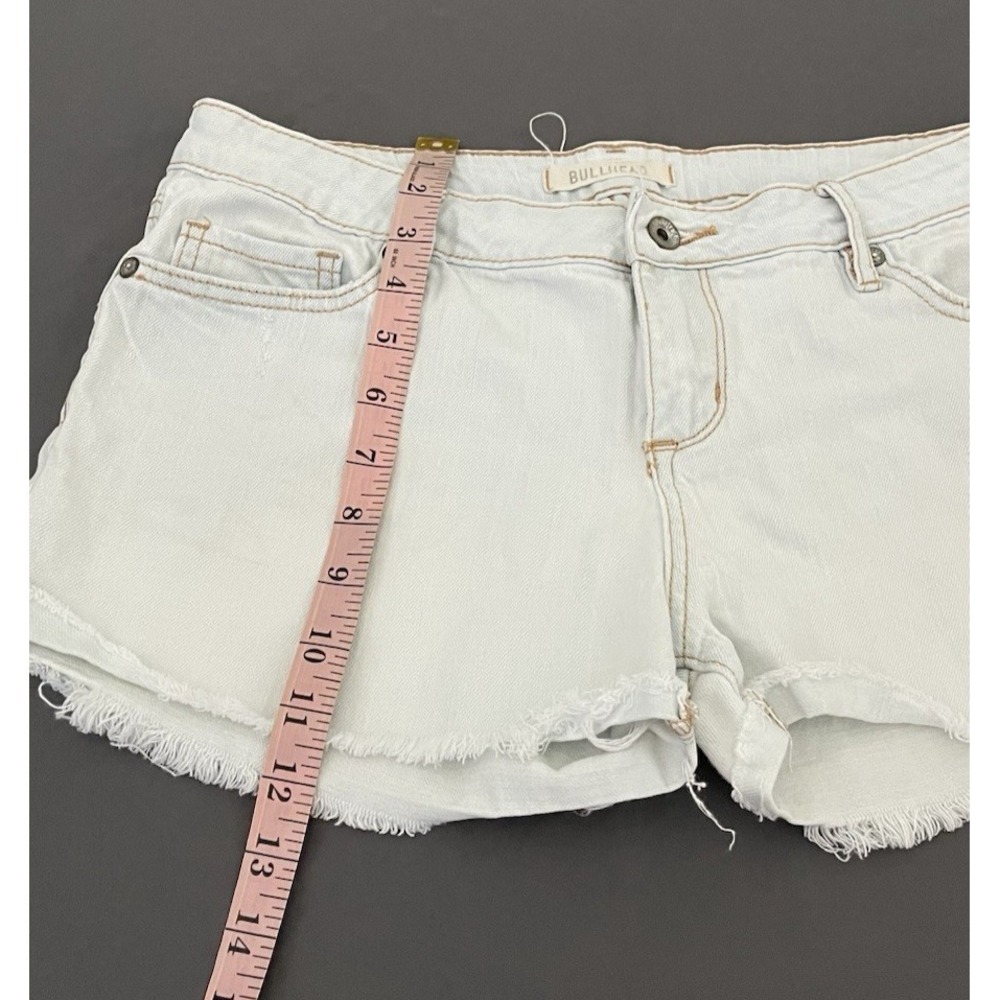 Bullhead Denim Jean Shorts Womens Light Blue Slouchy Distressed Size 9‎ Raw Hem - Picture 9 of 10